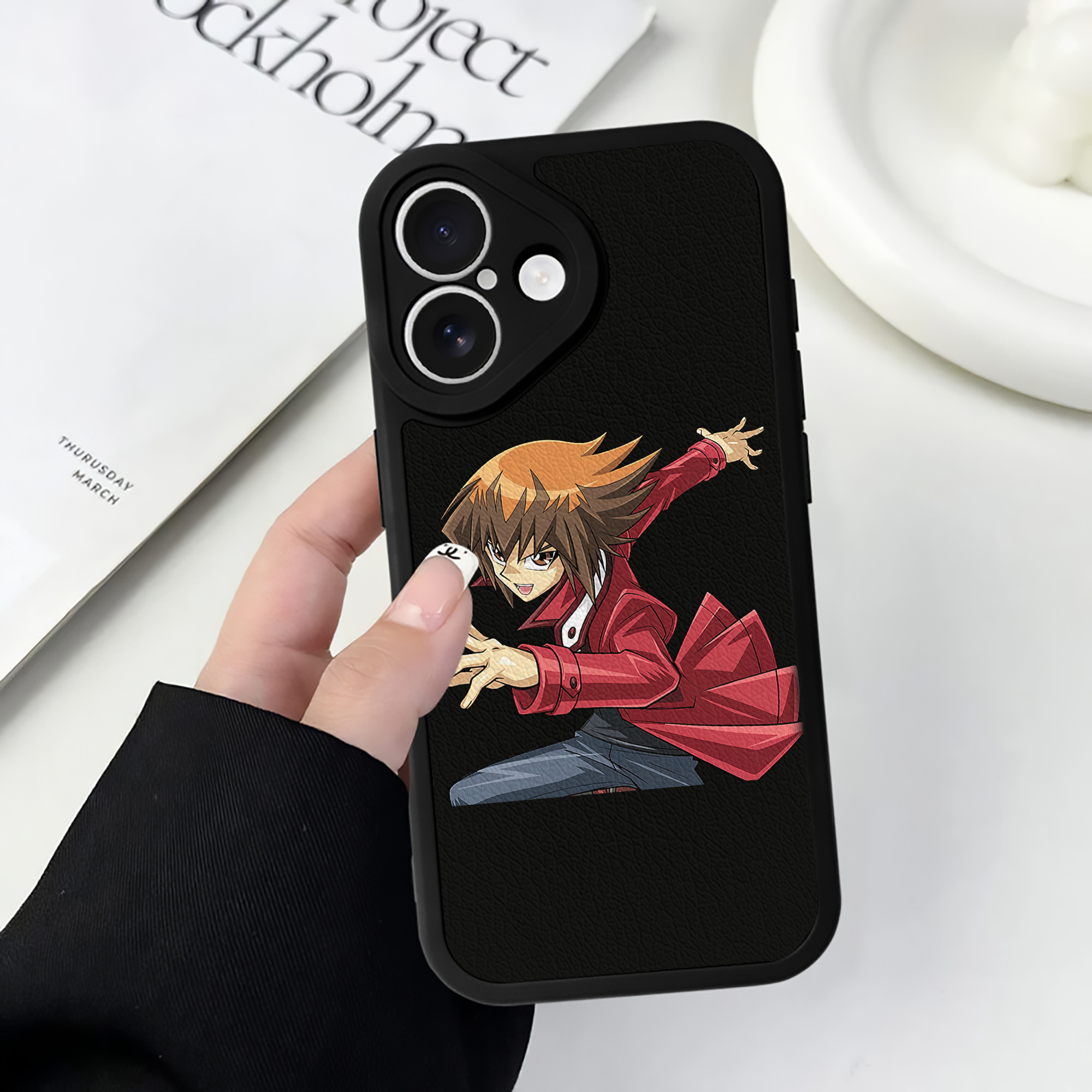 （画像用） 遊☆戯☆王 Yu-Gi-Oh! 【iPhone 16シリーズ対応】シリコンスマホケース（レザー調） 材質：シリコン